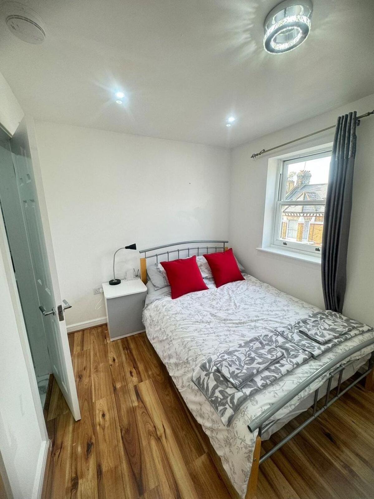 Tina Guest House London Bagian luar foto